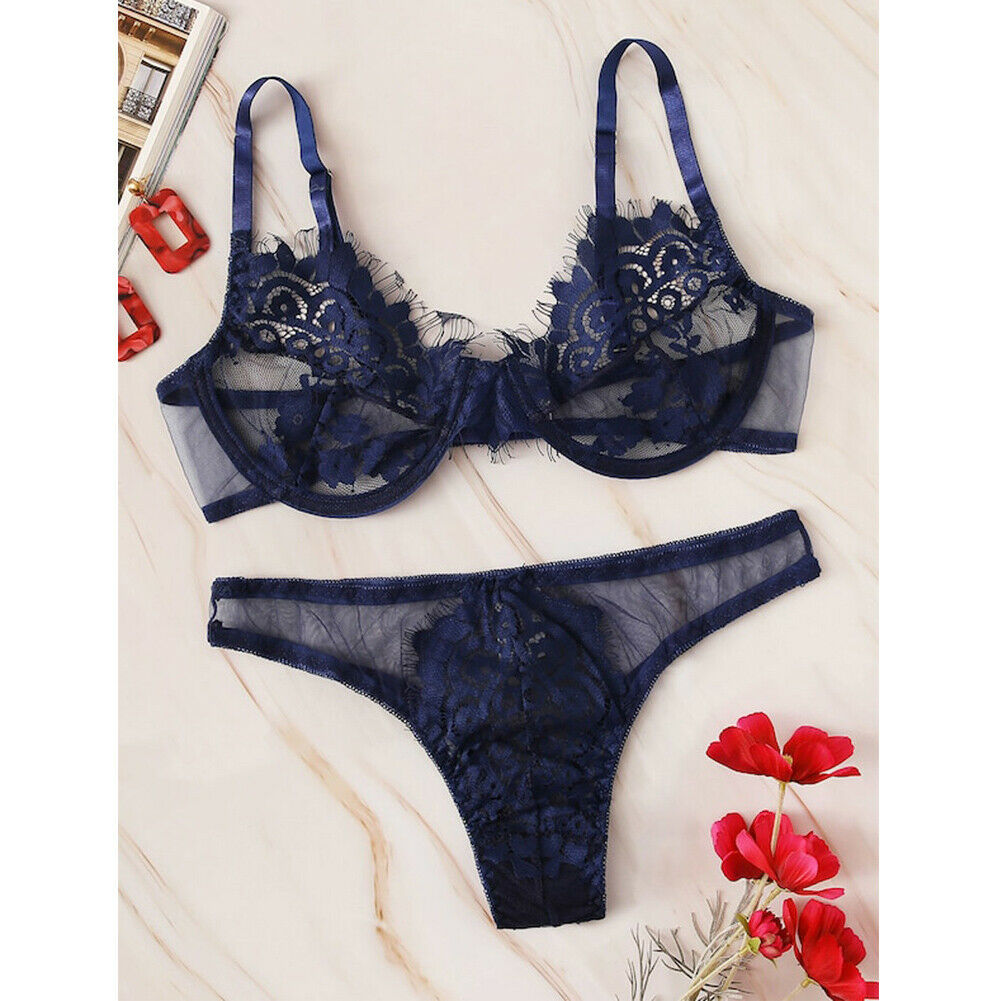 Ensemble de lingerie en dentelle et maille