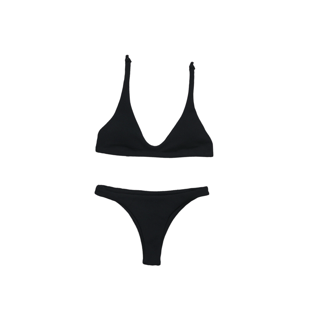 Conjunto de bikini con estructura triangular 